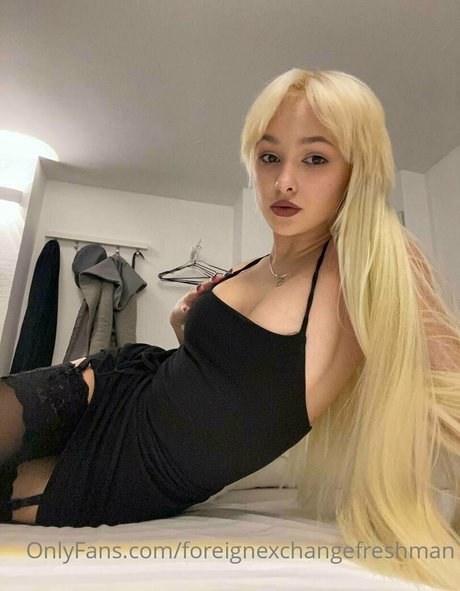 Lolasweetxo pornstar naked images