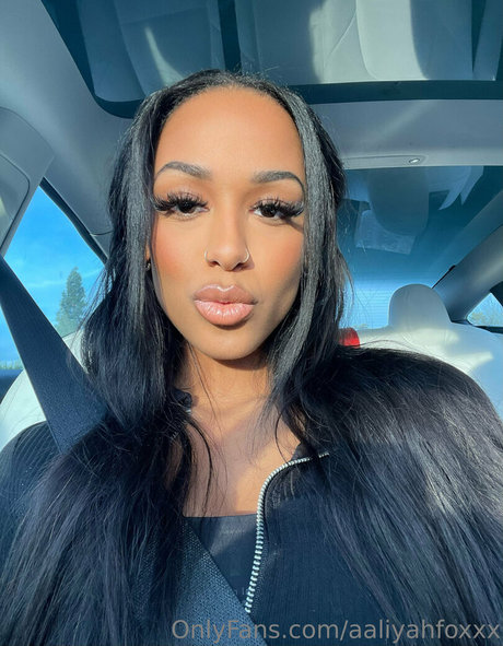 Aaliyah Foxxx sexy model pictures