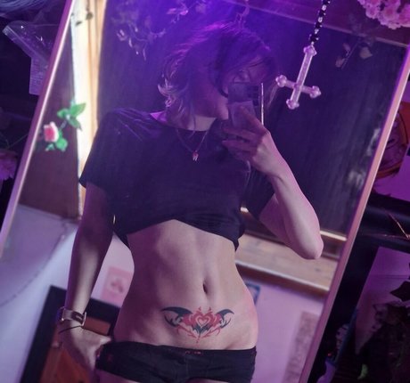 giantess onlyfans top image