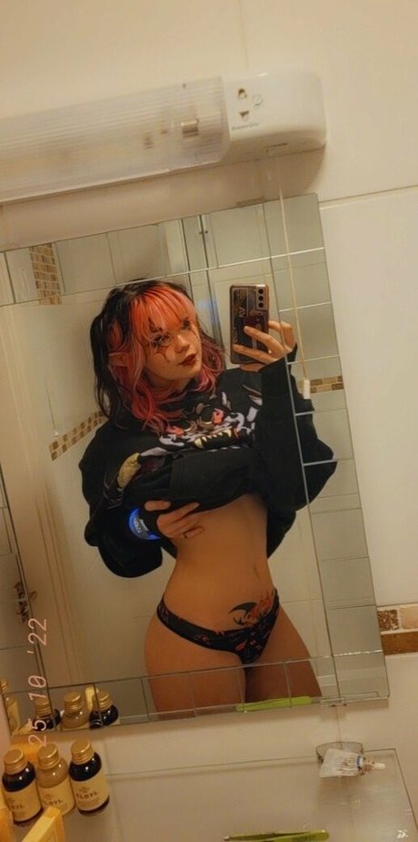 comedian onlyfans sexy pic