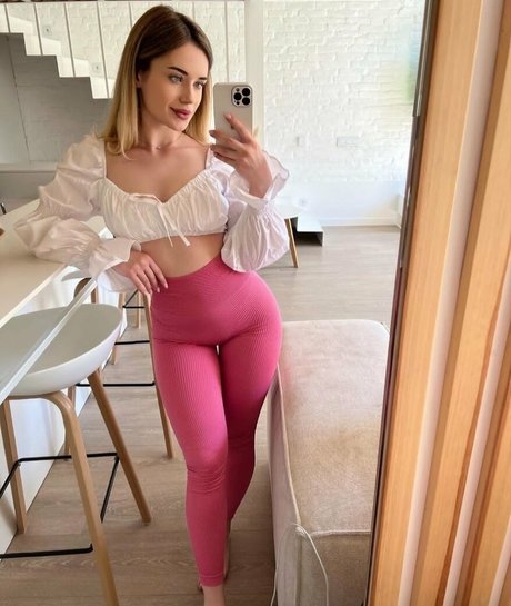 Anya Desyatnikova hd actress archive