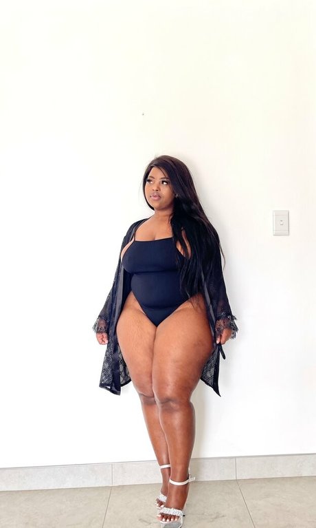 Nako Tenza star naked photos