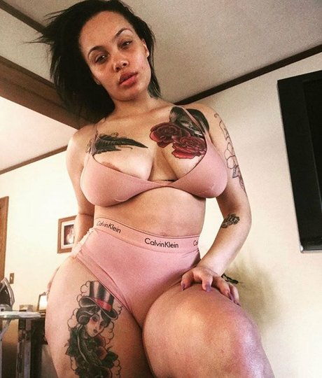 SaraGold perfect pornstar galleries