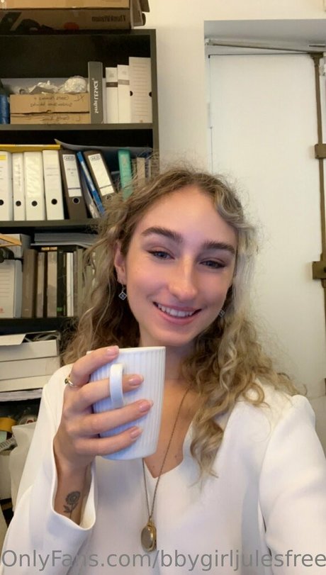 bbygirljulesfree pretty pornstar pic