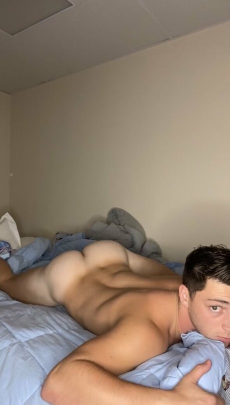 makaarons model naked image