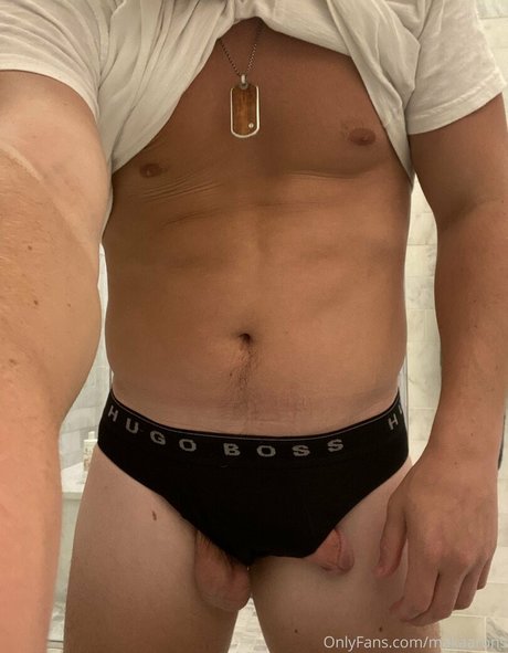 makaarons pretty star pictures