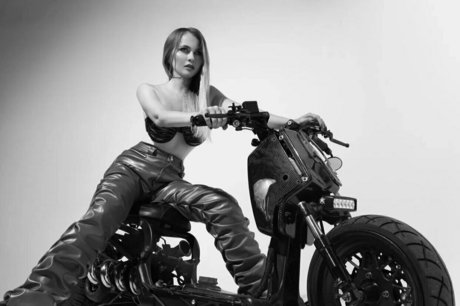 theellenalexander model adult gallery