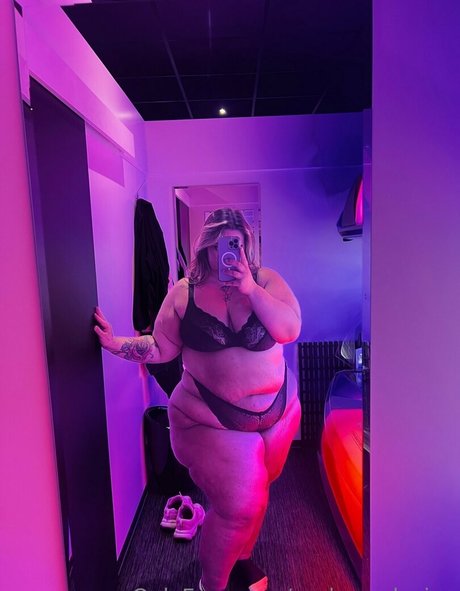 perla exclusive model high quality images