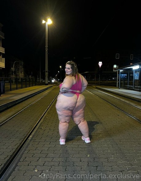 perla exclusive nude model pictures