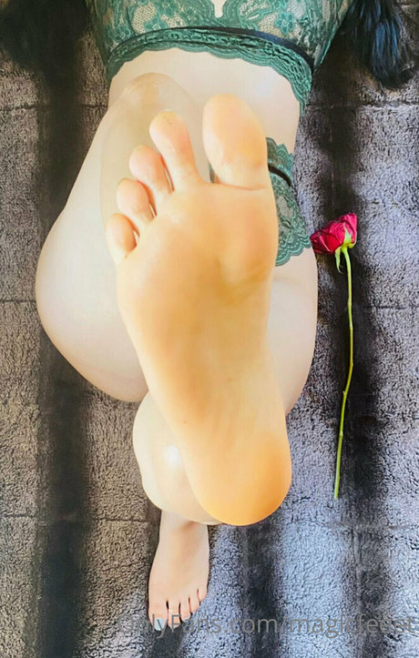 magicfeeet art model picture