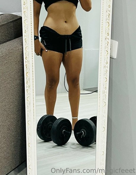 magicfeeet star nude photo