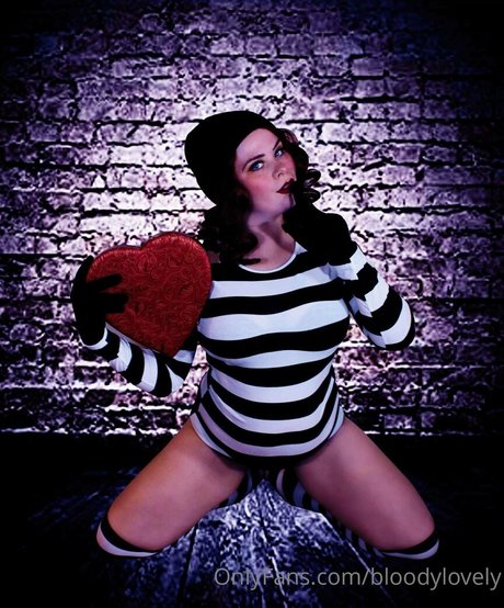 bloodylovely nice pornstar img