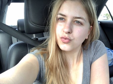 graciej233 pretty actress gallery