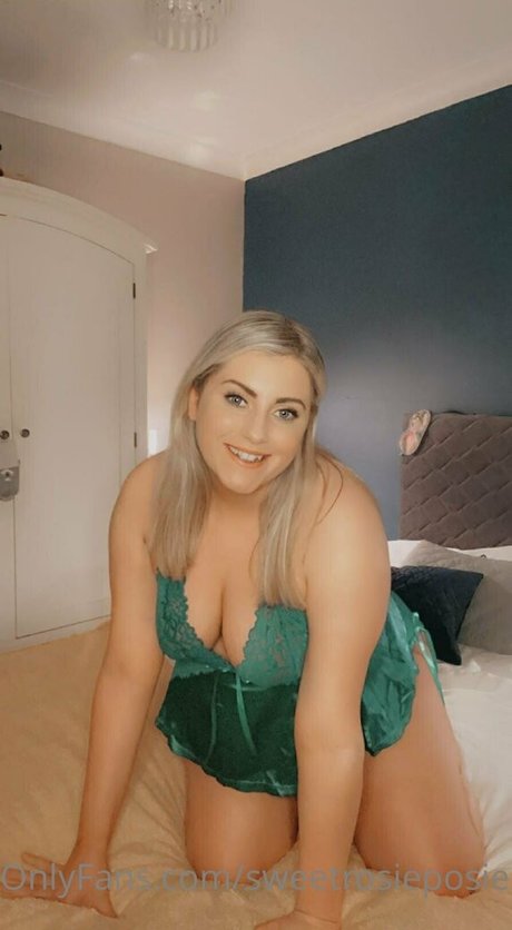 sweetrosieposie adult star photo