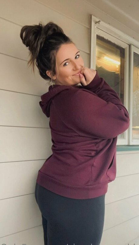 simplyhannahh naked star img