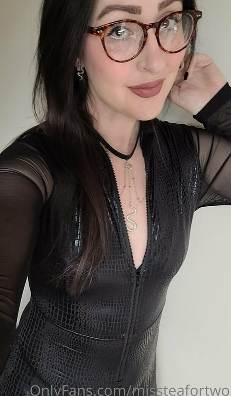 missteafortwo art model pictures