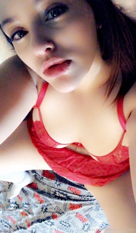 freeakymistress model pretty images