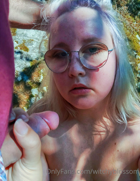 witchyblossom hd actress picture