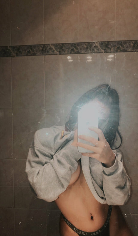 umi isabella model high quality picture