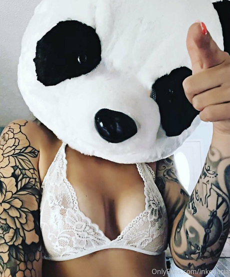 inkedariesgirl model erotic photos