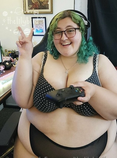 thelilybirdfree exclusive actress photos