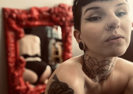 moremoiraxoxo beautiful model pic