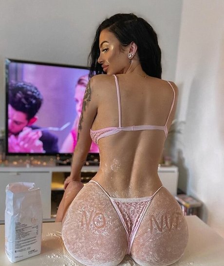 shemale handjob onlyfans free nude picture