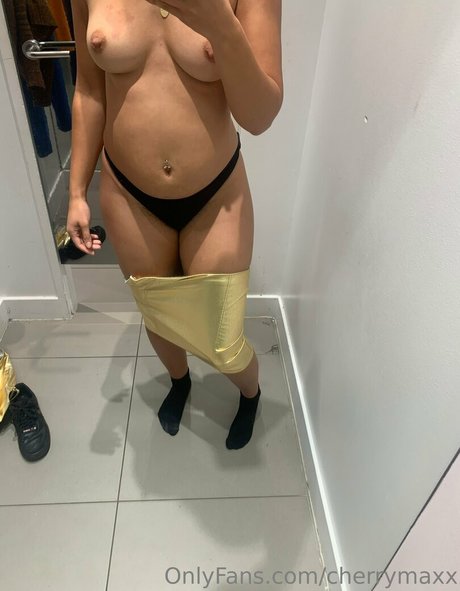 cherrymaxx hot pornstar pictures