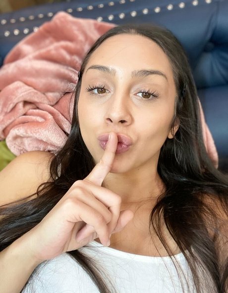 reallillyhallxx hd pornstar gallery