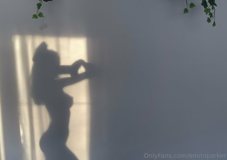 emmiparker art actress pictures