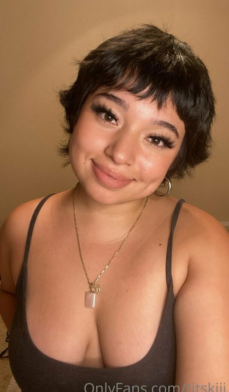 titskiii perfect pornstar img