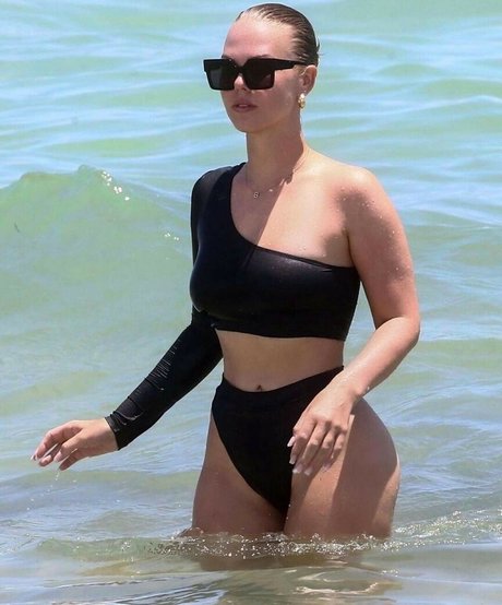 Bianca Elouise hot pornstar photo