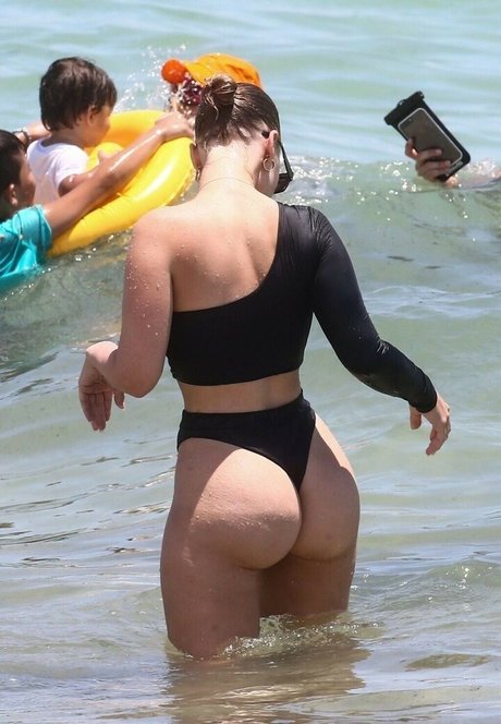 Bianca Elouise perfect actress images