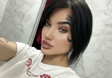 ali sex model exclusive img