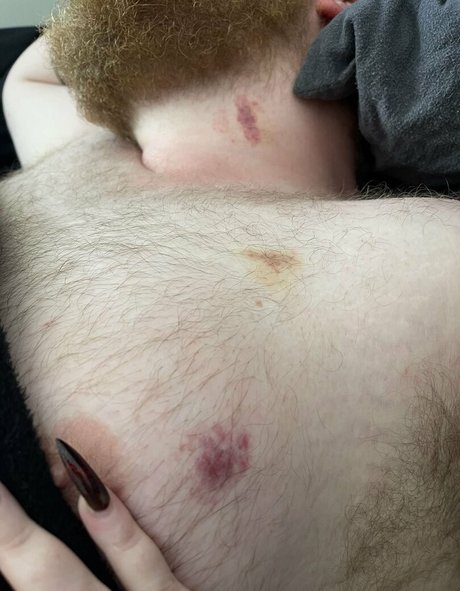 sicksadsarahh model top photo