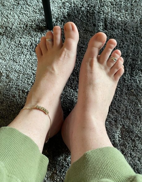 sicksadsarahh art model gallery