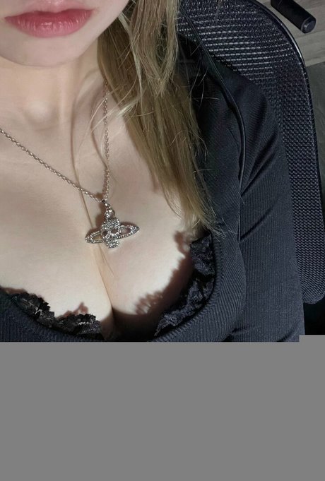 mxeqia erotic pornstar img