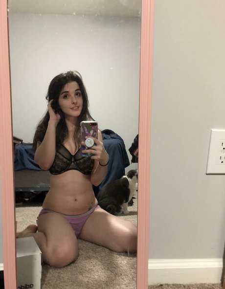 CaseyTasty pornstar xxx img