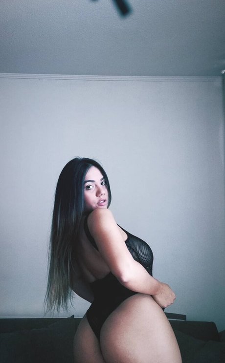 Toomuchtumbao hd model photos