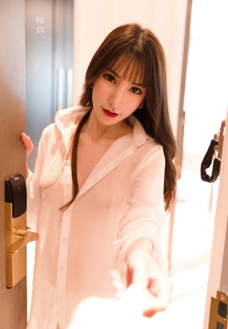 Zhou Yuxi naked star images