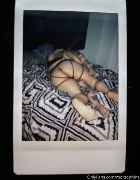 morsophine nude actress pic