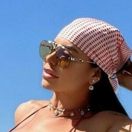 Lis Vega model art pics