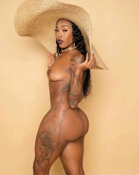 Nikita Knight model nudes pics