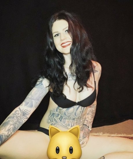 ladyluciferfree perfect model picture