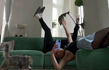 Julia Wulf porn model gallery