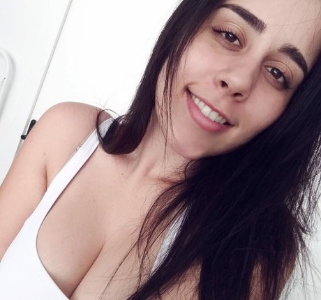 millenecarolina model naked image