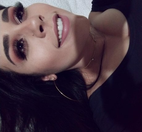 millenecarolina model hd photo