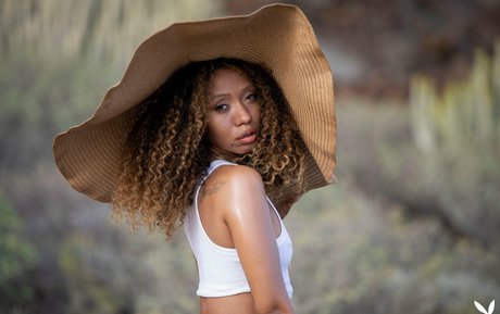 Jossa Nova model pornographic images