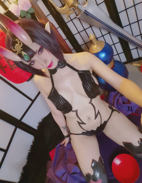 ShiroKitsune hot actress gallery