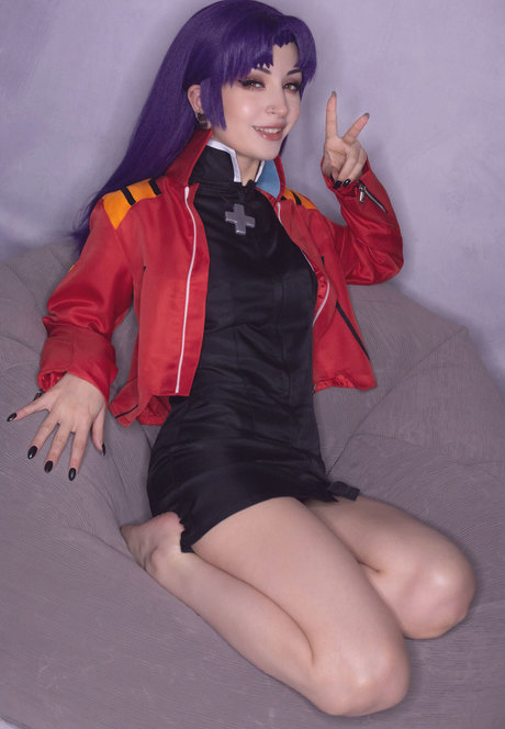 ShiroKitsune pretty model pic